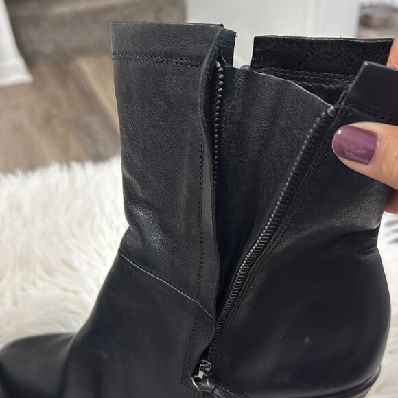 Ecco Women's Black Leather Ankle Boots Size 41 - Picture 5 of 11